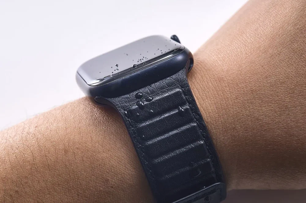 レザーウォッチバンド Apple Watch用 (マグネットタイプ) L￥11,000 ※WEB限定販売