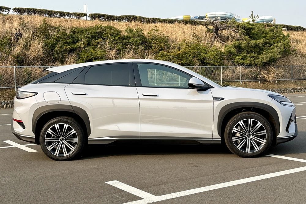 既存人気EV、具体的には北米テスラにガチで対抗し、価格戦略で完全に凌駕する