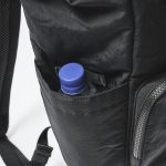 それぞれの側面にもポケットを用意