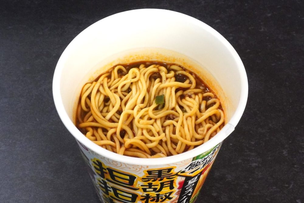 エースコック タテ型 飲み干す一杯 夏のスパイシー 黒胡椒香る担担麺
