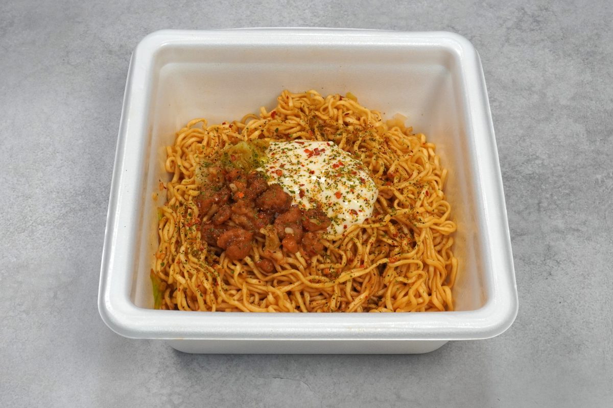 明星食品 明星 一平ちゃん夜店の焼そば 大盛 だくだくレモンタルタル チキン南蛮味