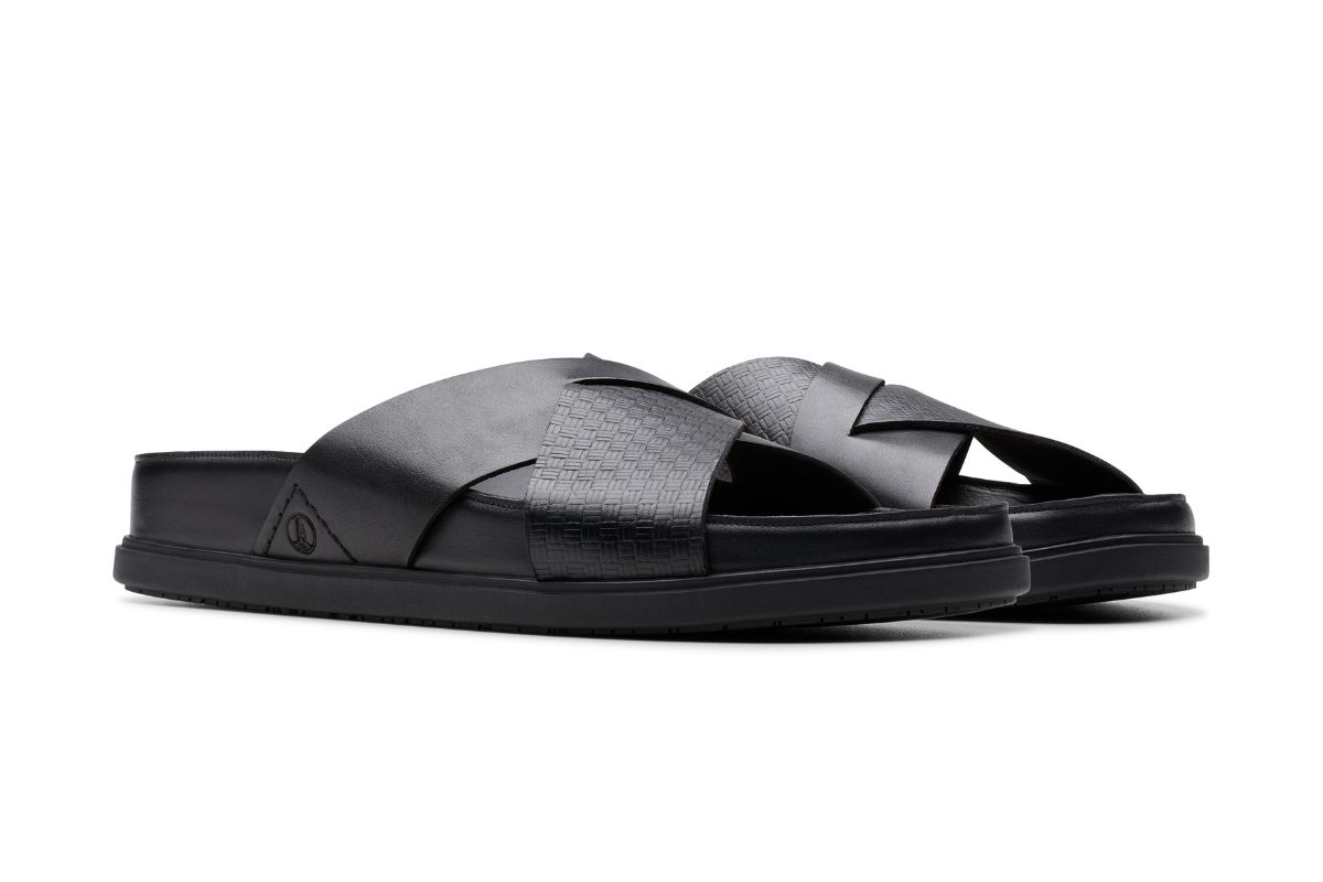 クラークス「トーフォードクロス」￥17,600／ブラック