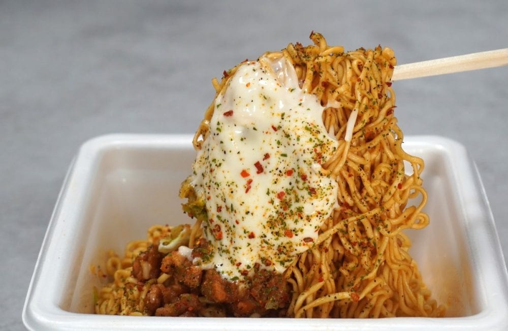 明星食品 明星 一平ちゃん夜店の焼そば 大盛 だくだくレモンタルタル チキン南蛮味
