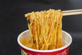 「このカップ麺が激うまだった」スパイシーな旨味にドハマり必至！“今キテる刺激系カップ麺”ベスト3杯【1位はトレンドど真ん中のスパイスがヤバい】