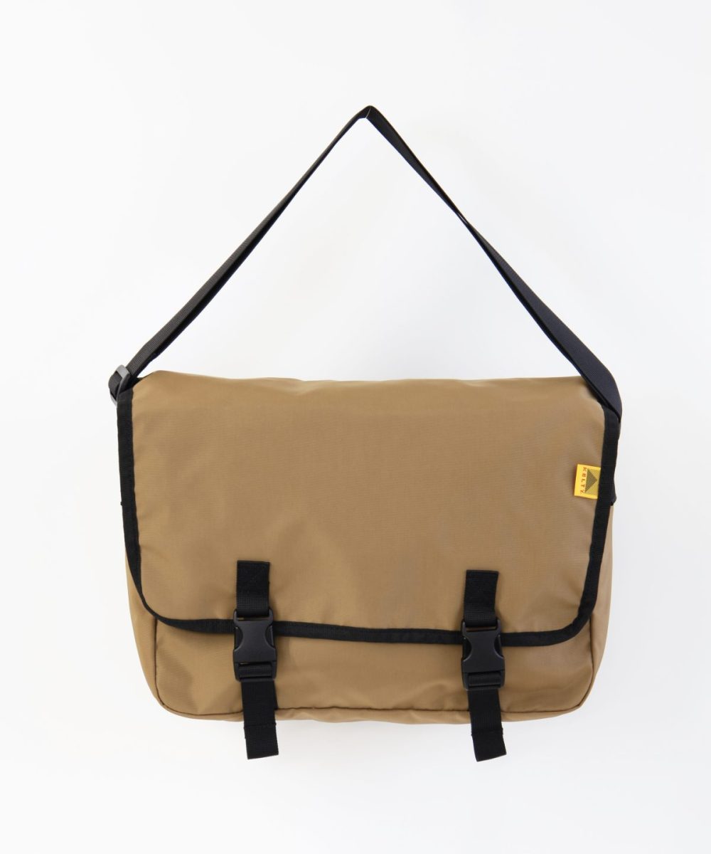 ケルティ「80's メッセンジャー」￥12,100／H26×W40×D19㎝／16ℓ
