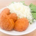「豚ローストアンガス牛入り・極上メンチかつ」は思った以上のカリッと感！