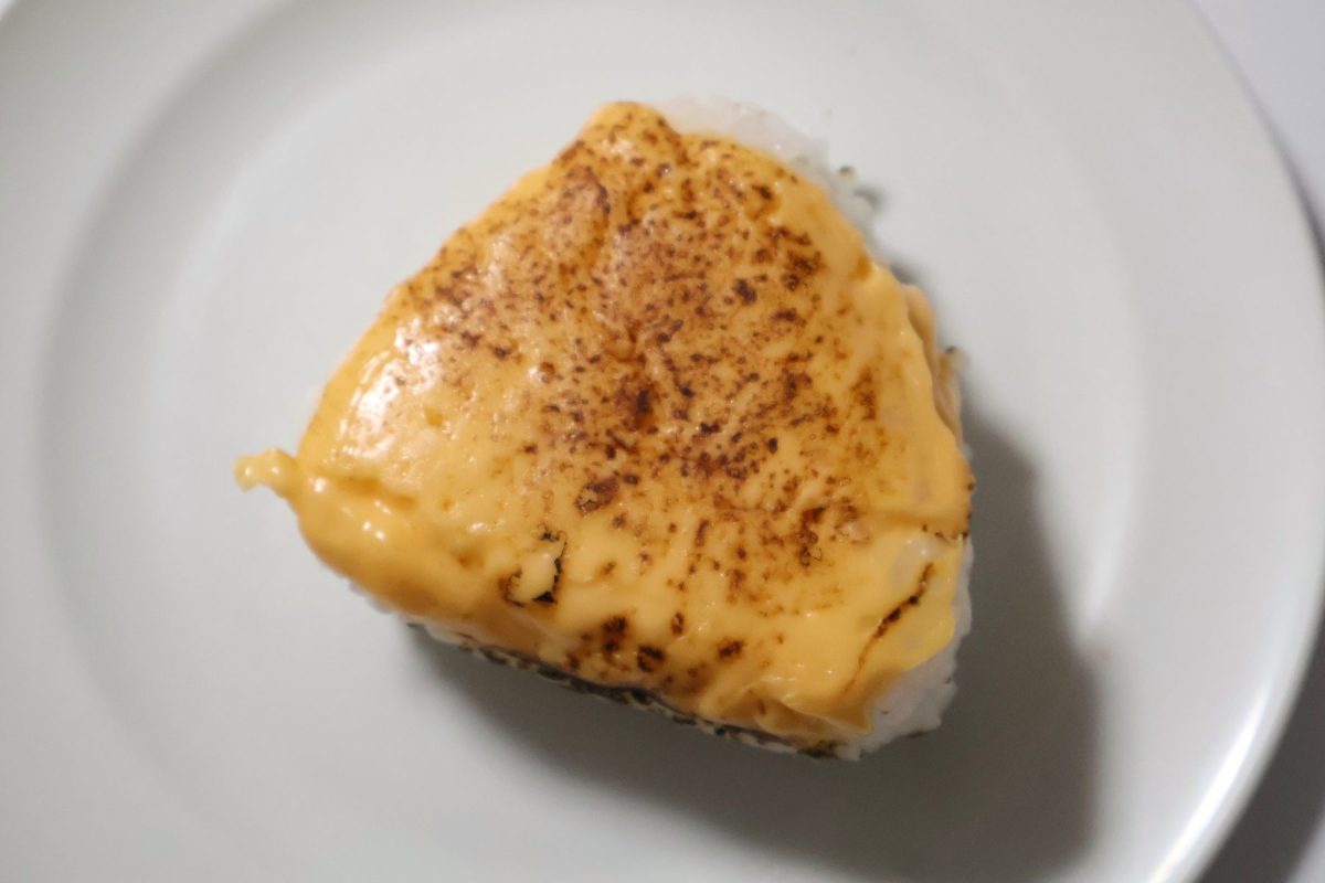 目で味するゥなおにぎり「鬼チーズまみれ」