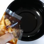 スープはお湯で溶かしておく