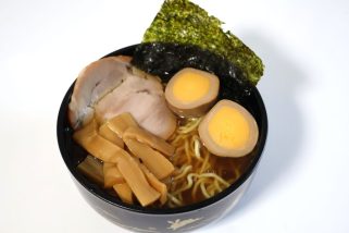 「ドンキで話題の“驚安ラーメン”」生タイプが3食で198円!? 安すぎて逆に怪しい…ドン・キホーテマニアが本当においしいのか確かめてみた