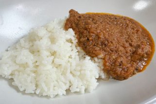 「レトルトカレー進化しすぎじゃない？」この味、完全に店レベル…専門店顔負けの本格派“西友PBのスパイシーカレー”3種をグルメライターが食べ比べ