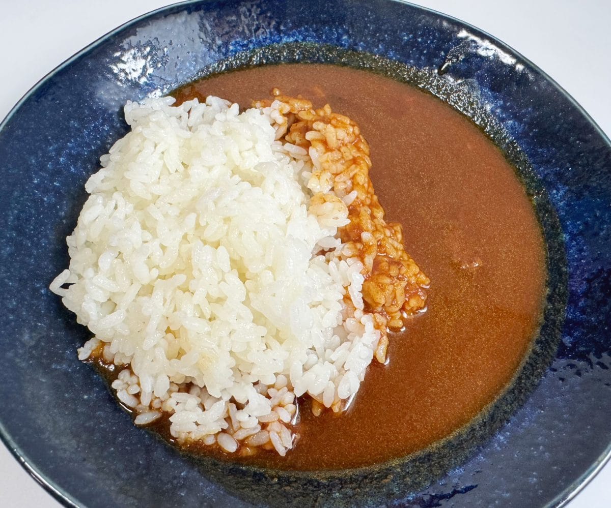 本格的なカシミールカレーを自宅で味わえる「唐辛子の鮮烈な辛さ カシミールチキンカレー」