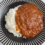 花椒と唐辛子のピリッとした辛さを楽しめる「しびれる辛さの麻辣ドライキーマカレー」