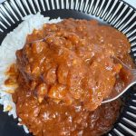 ルーはサラッとしつつも肉の旨みが凝縮されており、ご飯との絡みも抜群。