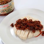 ローストサラダチキンにかけるとたんぱくな味がご馳走に