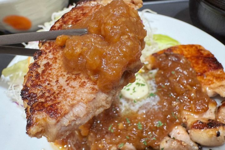 「強気な価格設定に驚き」和風シャリアピンソースで白飯が秒で消える!?松屋の新作“厚切りトンテキ第2弾”を正直レビュー