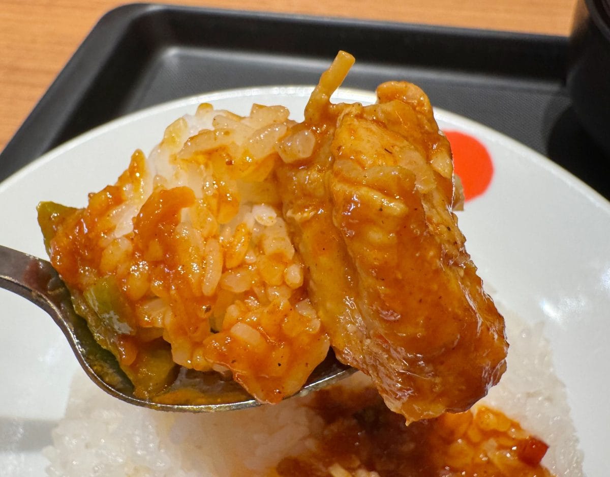 気づいたら白米が消えてしまった……と錯覚するほど、ご飯がどんどん進む中毒性抜群の味わい