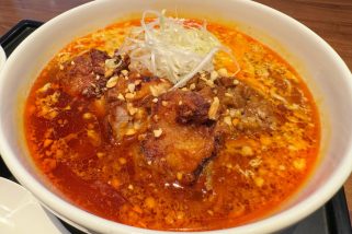 「中毒性がやばすぎた…」担々麺好きは必食！人気ラーメン店監修のデニーズ新作“変化形担々麺”を実食レポート