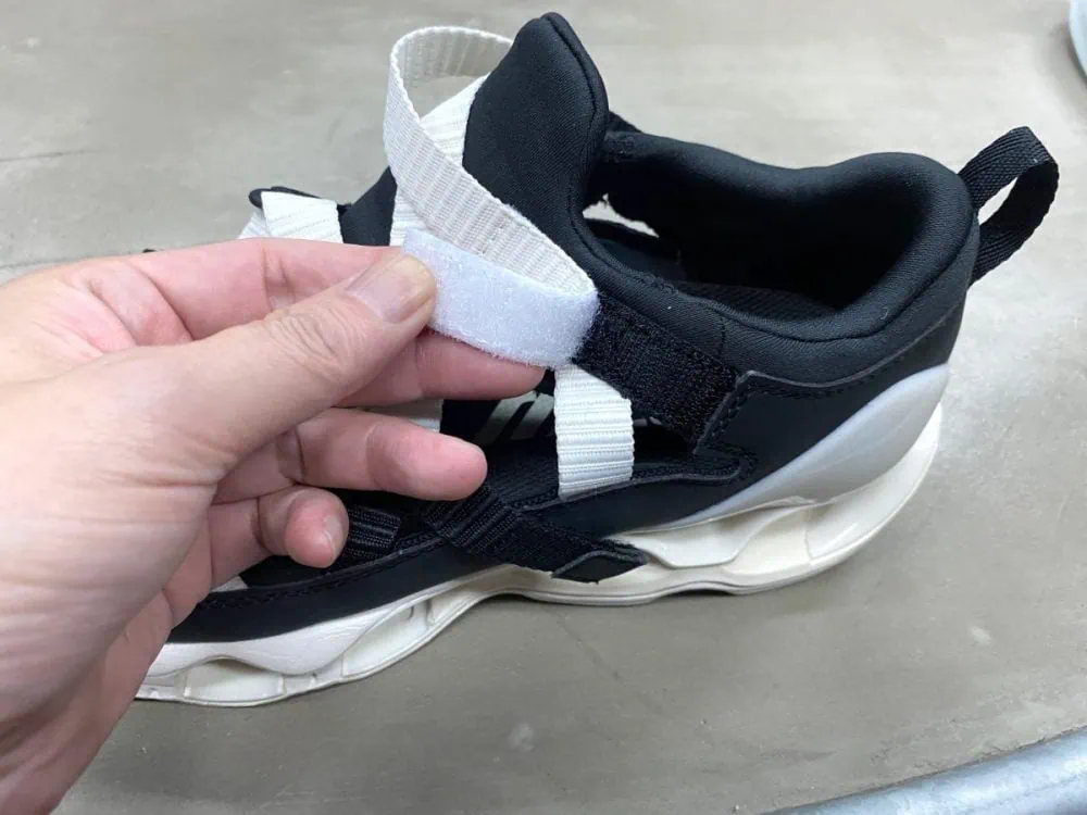 第1位　「これがミズノの本気スニーカー」まさにテクノロジーを着る一足“WAVE PROPHECY STRAP”をエディターが試し履き