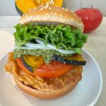 国産夏野菜のバジルチキンバーガー