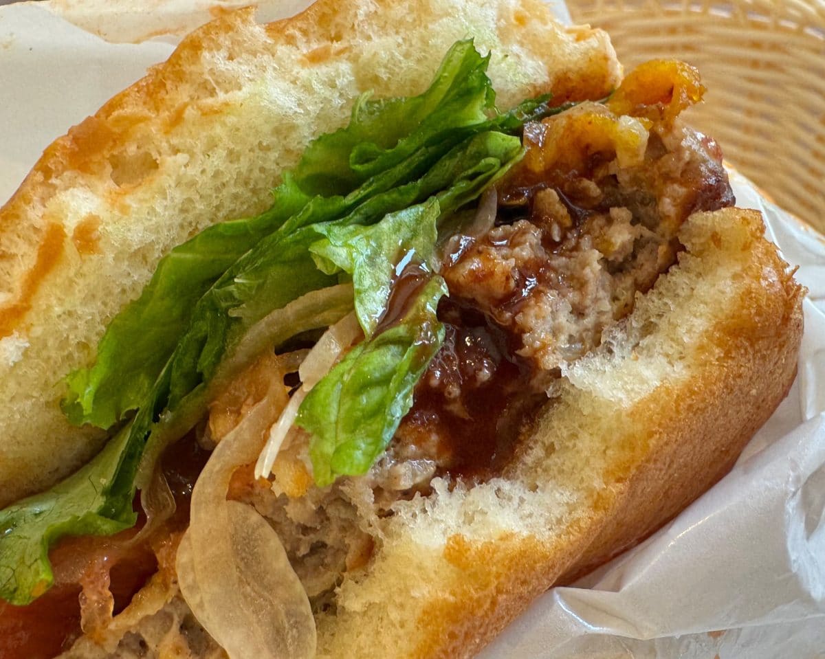 「フレッシュネスバーガーのこれ話題」ジューシーでフレッシュな“夏の贅沢バーガー”をグルメライターが正直レビュー
