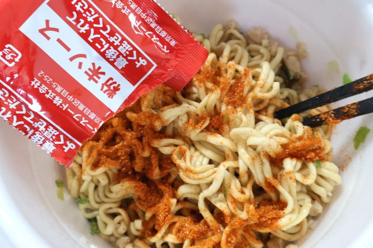 粉末ソースがかなり赤い