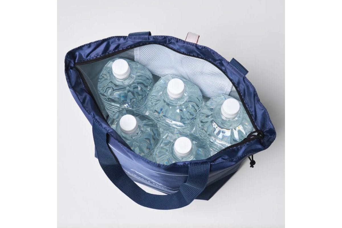 ２Lのペットボトルがなんと５本も入る大容量、かつ耐荷重も10kg