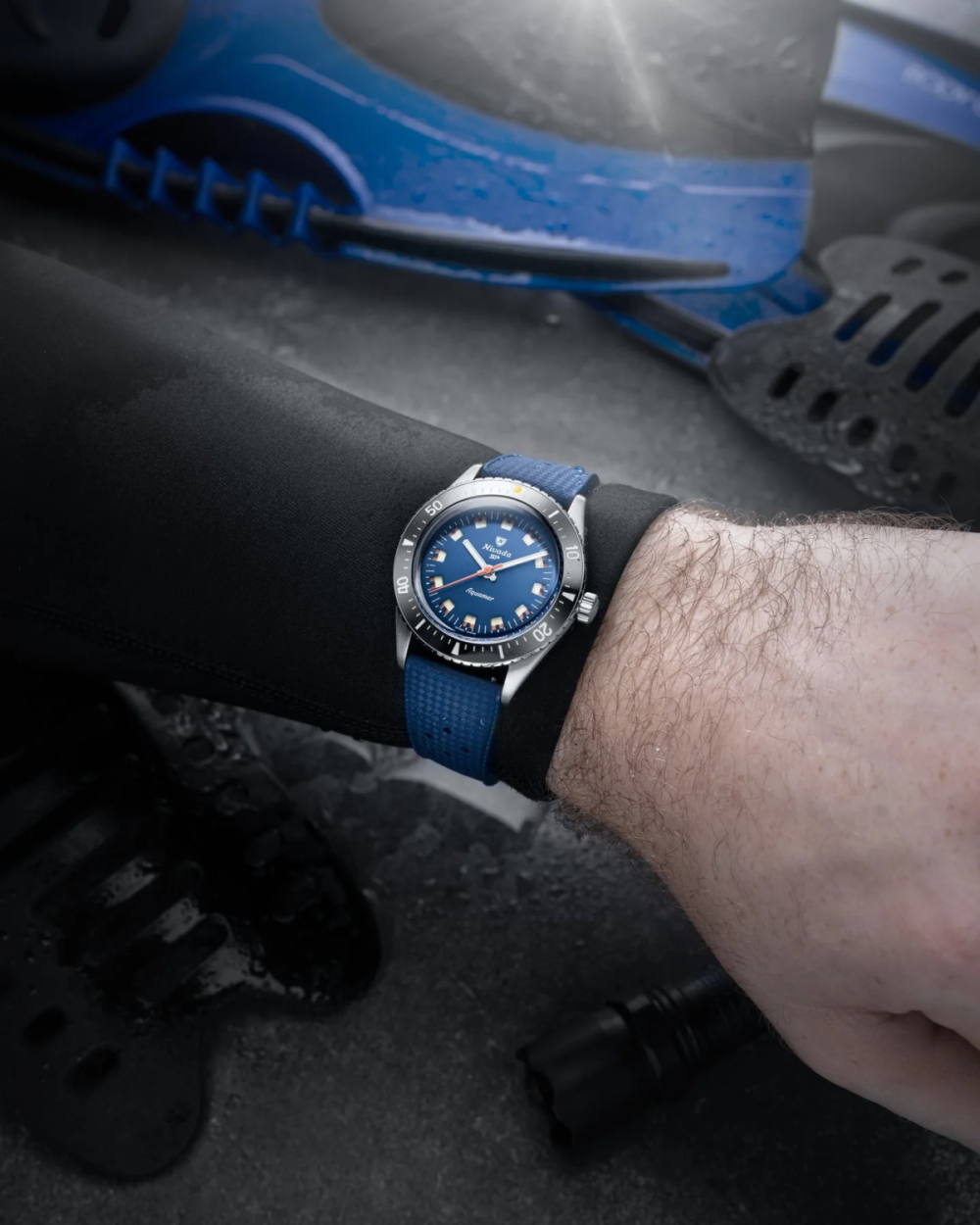 ニバダ・グレンヒェン「アクアマー」￥192,500／自動巻／38㎜径／パワーリザーブ約38時間／20気圧防水／ジーンブルー