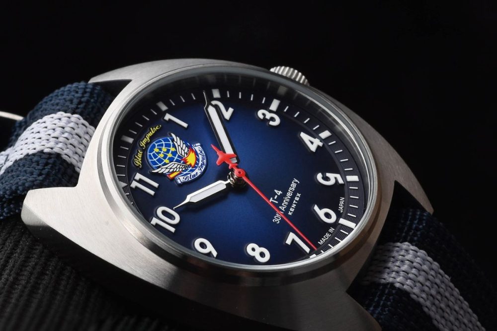 【ブルーインパルス T-4運用30周年】ケンテックスの限定モデルは「逆さの５」を採用したミリタリー仕様！