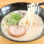 店で食べる白丸元味って、こんなにあっさりしてたかなあと思えるほどの優しい味わいの豚骨スープ