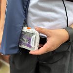 サイドポケットにはカセットプレイヤーも収納できる
