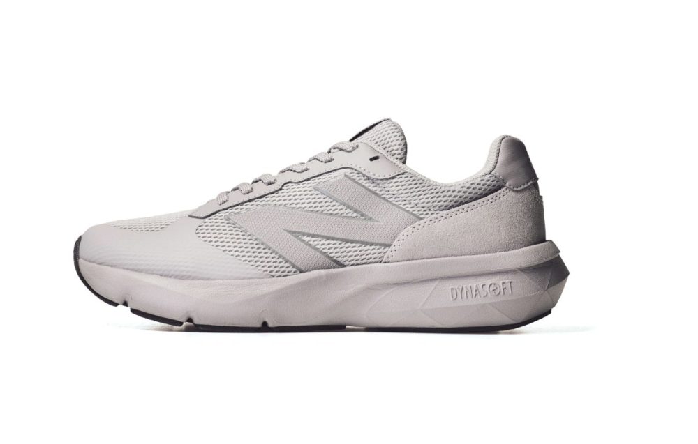 ニューバランス
Dynasoft 800 v1
￥9,900