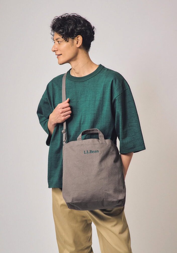 L.L.Bean×URBAN RESEARCH DOORS
Shoulder Strap Tote　「ドアーズだけのカーボングレーもイチオシ！」