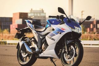 「バイクのプロがいま語りたい逸品」最新油冷エンジンが低燃費を実現！“スズキ ジクサーSF250”の魅力を徹底解説してみた