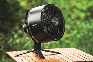 「シャークが扇風機業界に本気参入」20m送風＆静音、ミスト機能に卓上化も！年中使えるコードレス“フレックスブリーズ”を徹底解説