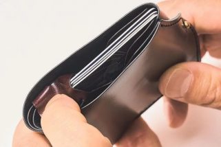 「特許申請のカード入れ構造に驚き…」常識を覆す二つ折り財布、ミニサイズなのにしっかり入るクリードの人気作…ほか【財布の人気記事ランキングベスト3】（2025年6月版）