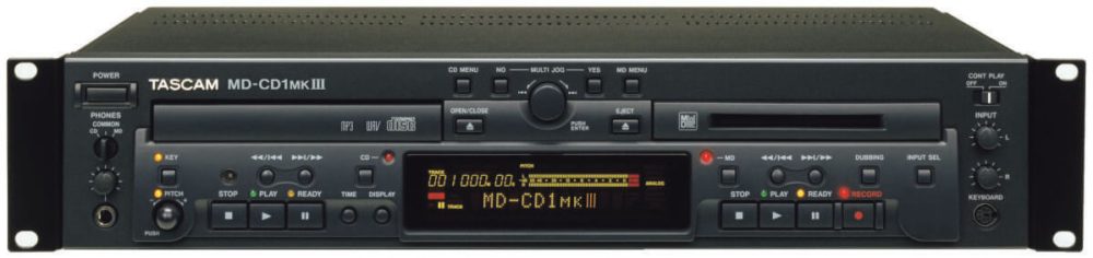 「新品のMDプレイヤーはいまや市中在庫のみ」
タスカムはティアックのプロ機ブランド。スタジオなど業務用の機器をラインナップしているが、MDデッキを最後まで作っていた。MD用のメカを作っていた部品メーカーが撤退し生産終了