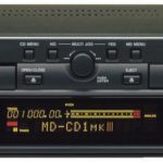 「新品のMDプレイヤーはいまや市中在庫のみ」 タスカムはティアックのプロ機ブランド。スタジオなど業務用の機器をラインナップしているが、MDデッキを最後まで作っていた。MD用のメカを作っていた部品メーカーが撤退し生産終了