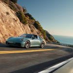 911カレラ4Sクーペの0-100km/h加速タイムは3.3秒（スポーツクロノパッケージ装着車）、最高速度は308km/hと発表