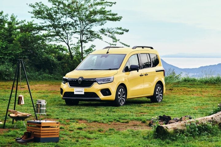 「ファンの期待高まる新型車」ルノーカングーが一部改良、ブラックバンパー仕様はどうなる？ボディカラーの展開は？