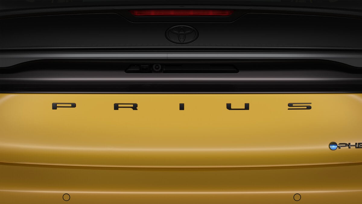 ブラックエンブレム（トヨタロゴ）、「PRIUS」エンブレム、「PHEV」エンブレム