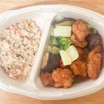 「五目ご飯と鶏と野菜の黒酢あん」の電子レンジの加温時間は500wで約6分、600wで約5分30秒