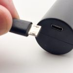 ポータブルシェーバーの充電方式はMicro USBタイプ