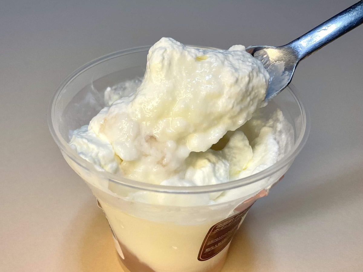 セブン-イレブン、とろけるホワイトチョコプリン ピーチ