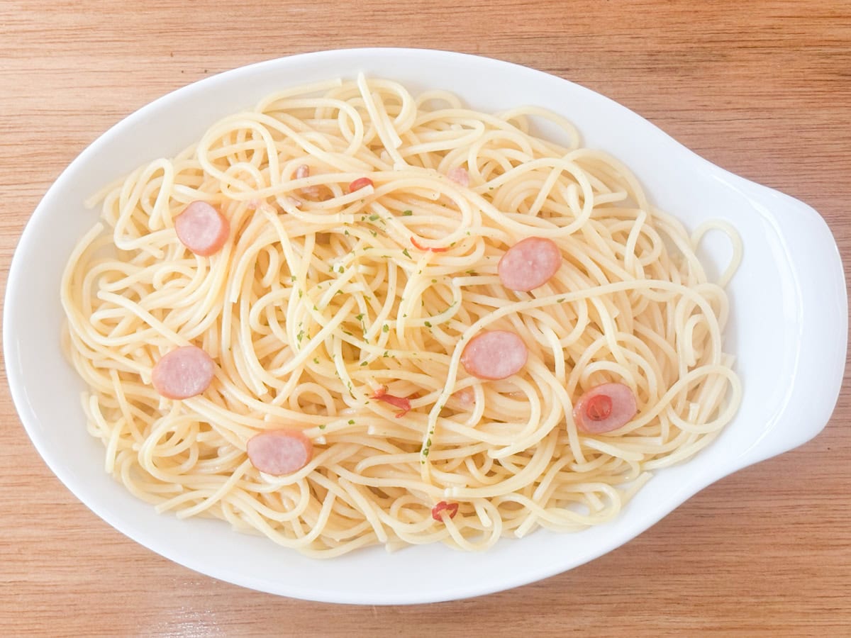 クセになるうまさのやみつきペペロンチーニは、思ったほどニンニク臭は強くない感じ
