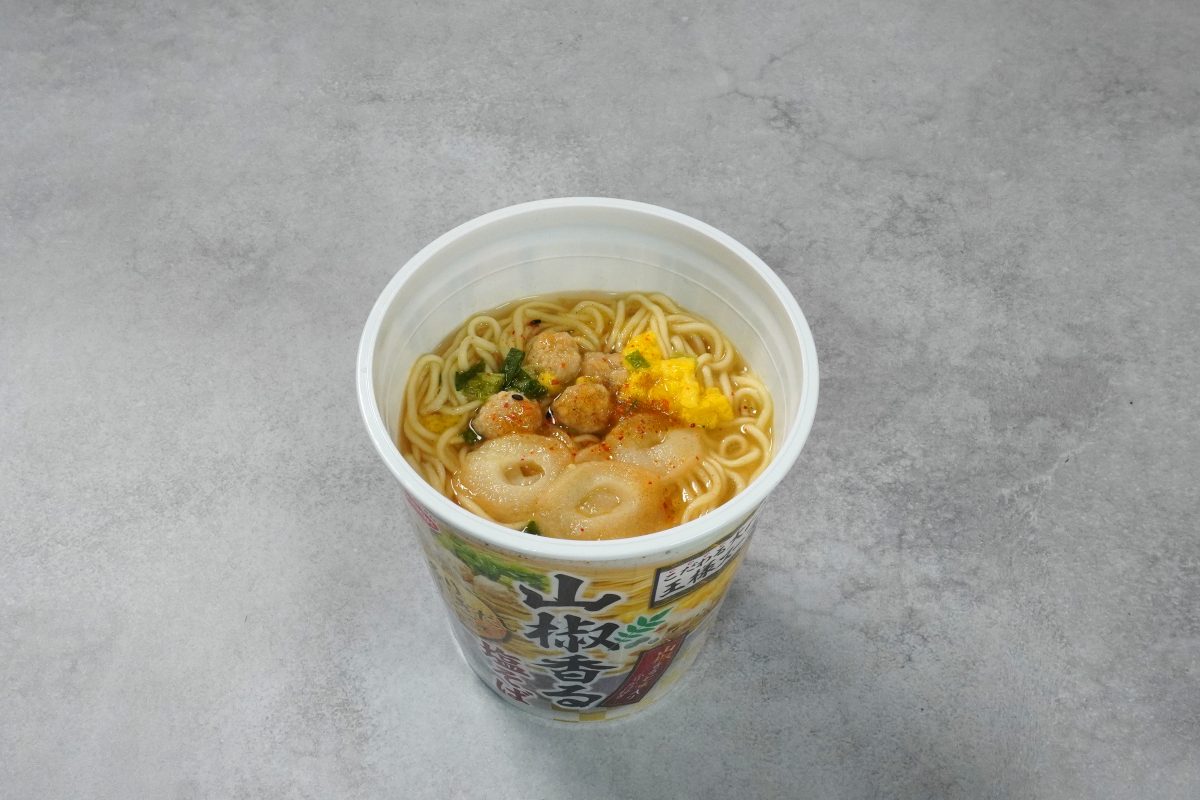 エースコック
こだわる大人の王様スープ 山椒香る塩そば 炙りうなぎだし仕立て
￥271（税別）
