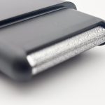 VGR V-390スーパートリムの外刃はランダムな幾何学模様なので多方向に生えている髭を確実に捉えてくれそう