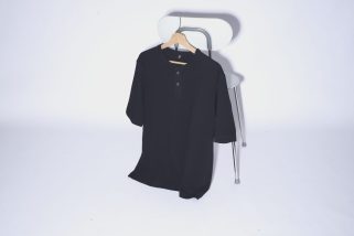 「Tシャツの着方に“おじさん感”出てない？」若い時のまま着てはNG！ユニクロを使った“脱おじさん着こなし術”をスタイリストが徹底解説