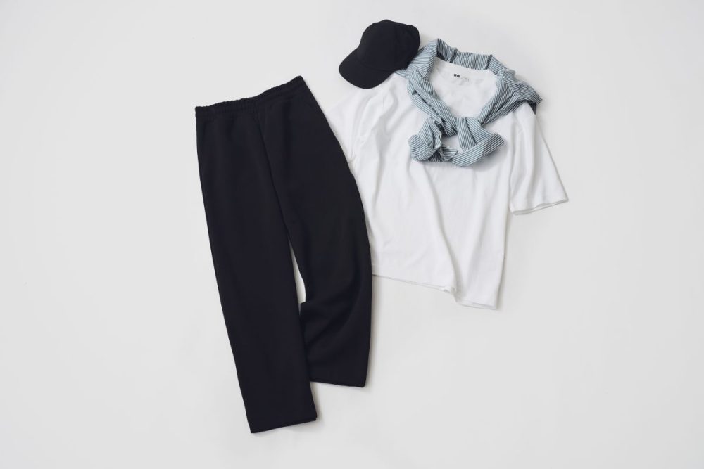 Tシャツが少しオーバーサイズなので、パンツはストレート〜少しワイド位のものを選ぶとシルエットに程よいメリハリが生まれ、大人の余裕感が演出できる