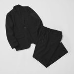 カルキュロ(R)使用サマースーツジャケット￥2,900 カルキュロ(R)使用サマースーツパンツ ￥1,900