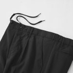 パンツはイージー仕様で穿き心地もラク